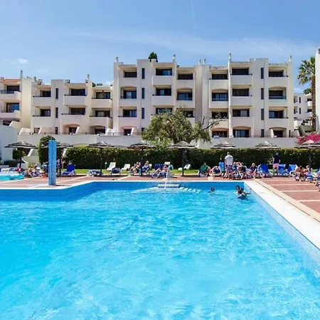 Com Piscinas E Tenis - 7 Mins Da * Albufeira