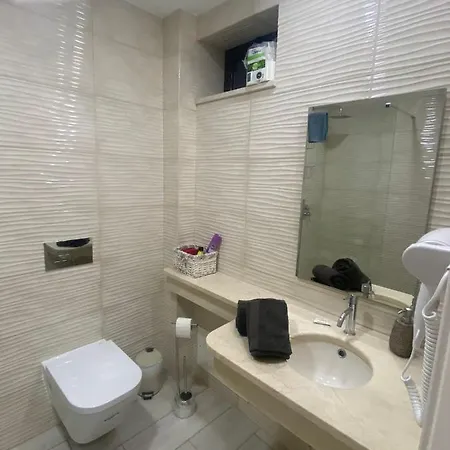 Apartment Com Piscinas E Tenis - 7 Mins Da Albufeira